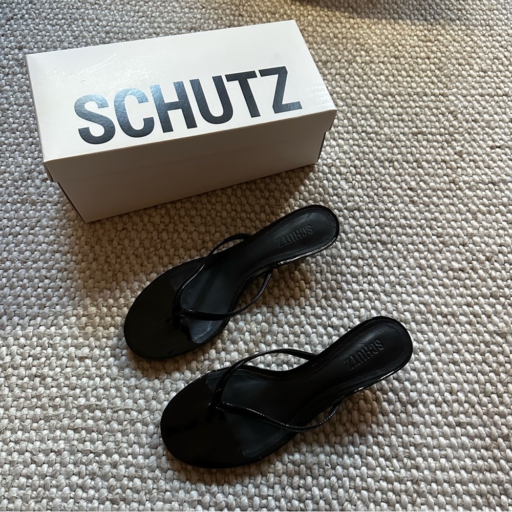 NEW WITH BOX Schutz Carolyn Flip-Flop Heel Sandals